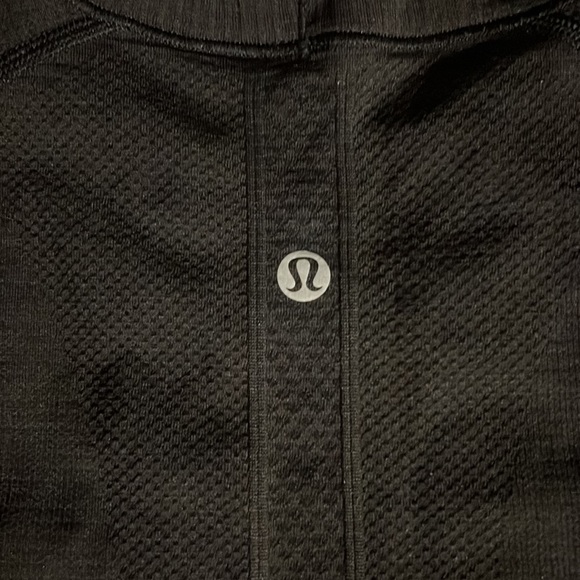 Lululemon gradient run swiftly short sleeve. - Picture 3 of 3